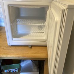 Chest freezer 1.1 ct.