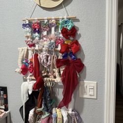 Bow Hanging 