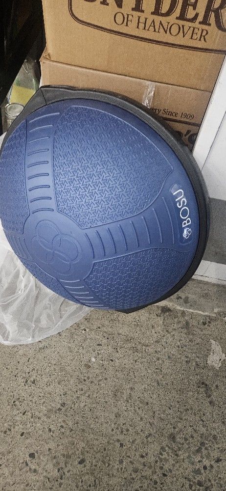 BOSU NEXGENâ„¢ PRO Balance Trainer