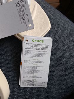 Crocs Miami Toe Loop Sandal - Womens 4 - Cream - Brand New with Tags