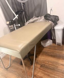 Treatment table