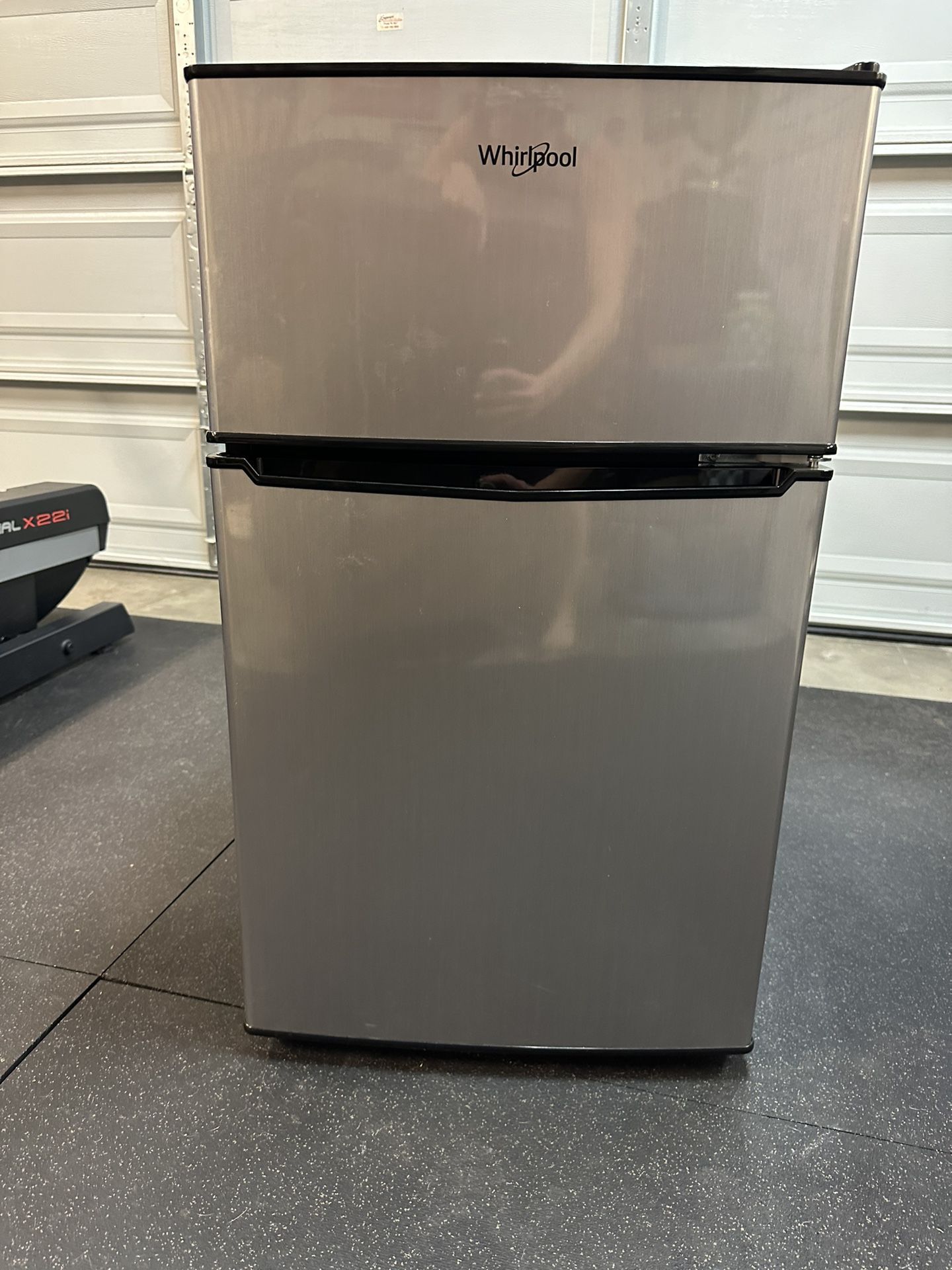 Whirlpool Mini Fridge with Freezer 