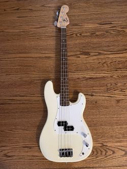 Fender Squier P-Bass Bass Guitar Great Condition Hardly Used