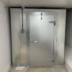 Walk In Cooler!!!!!!