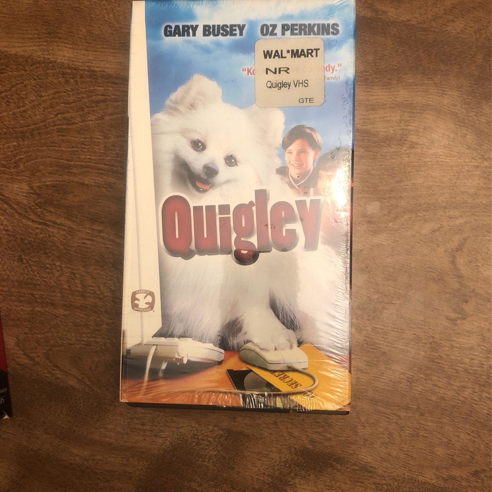 Quigley The White Pomeranian: Starring Gary Busey Oz Perkins VHS 2005 RARE
