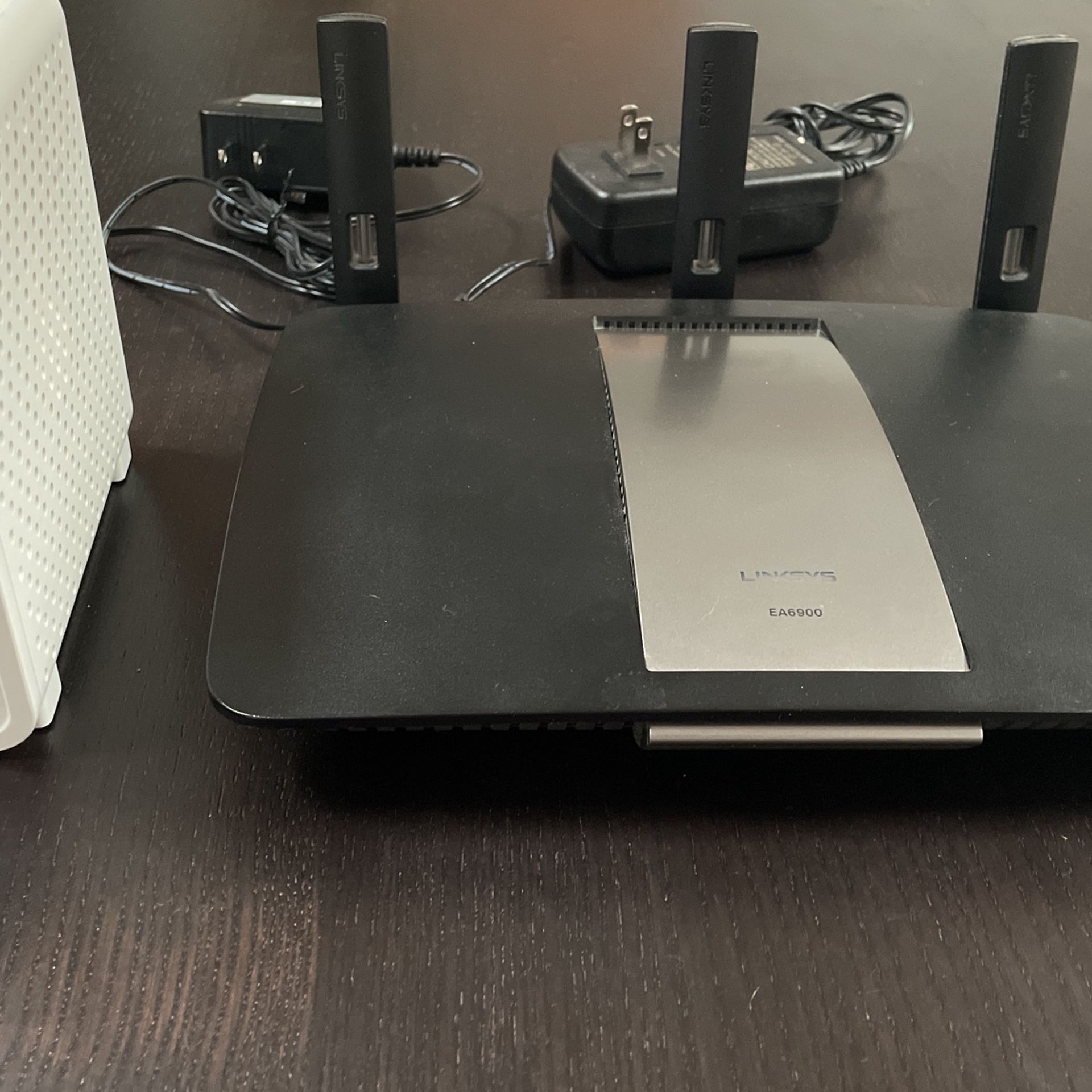 Cable Modem/Wireless Router Combo