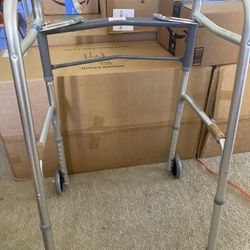 Foldable walker