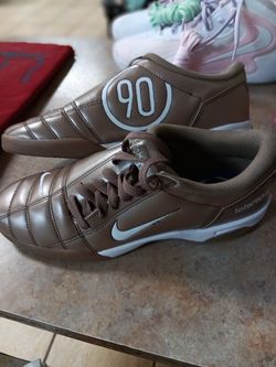 Men's Size 8 Nike's Retro Leather Total 90's NEW