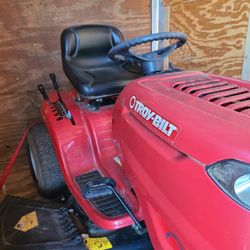 TROY BUILT SIT DOWN MOWER / KOLAR 17 H. P. 