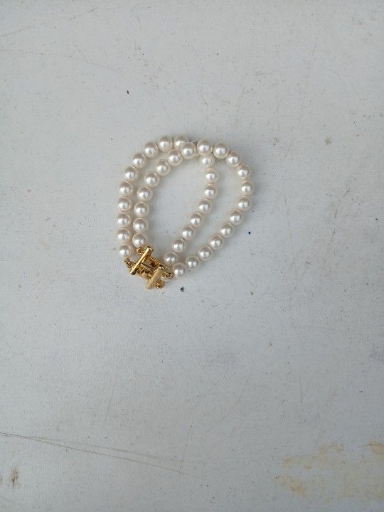 1980's Double Strand Faux Pearl Bracelet/REDUCING PRICE!!!!