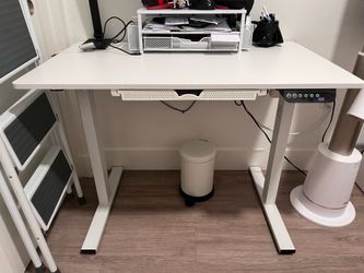 White Height Adjustable Table (no wheels included)
