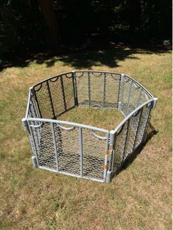 Evenflo adjustable fencing play pen
