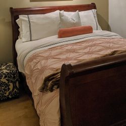 Queen Wooden Sleigh Bed