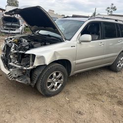 Parts 2006 Toyota Highlander For Parts Only 