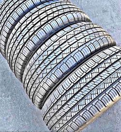 235/65/18 Michelin šš Vendo un set de llantas con 80% de vida las 4 šš