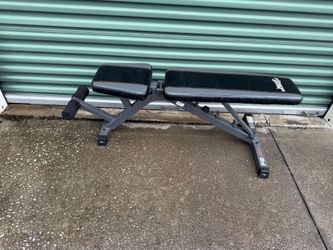 Adjustable weight bench