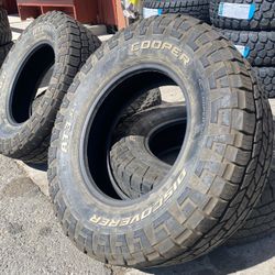 Cooper LT 275 Discoverer 70 AT3 18”