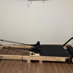 Paeta Foldable Wooden Pilates Reformer 