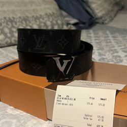 Louis Vuitton Authentic Men’s Size 30 Belt 