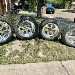 22x12 Fuel Forged Wheels On 35x12.5r22 Venom Tires 6 Lug Ford 