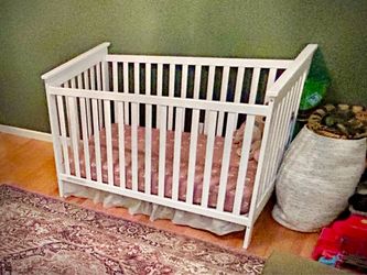 Crib Frame & Mattress - White