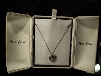 Ever us necklace