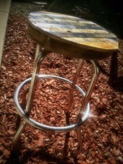 Custom Skateboard Barstool Seat