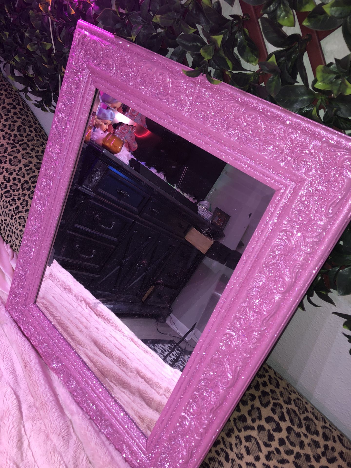 Barbie Hot Pink Glittery Mirror Eye Catcher 