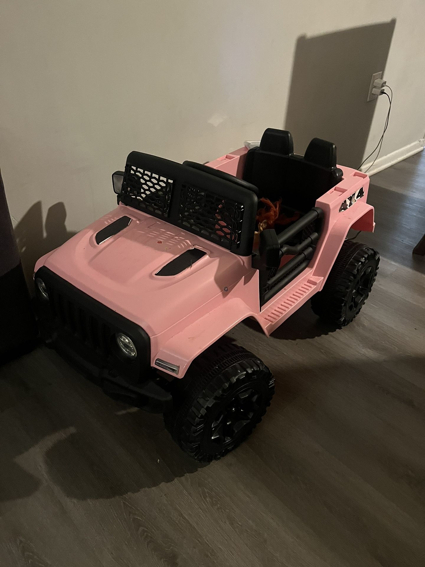 Costway 12V Kids Ride On Car Electric Vehicle Jeep with Parental Remote Music Horn Headlights Slow Start Function