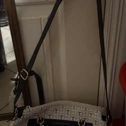 Brand New Tommy Purse With Tag 