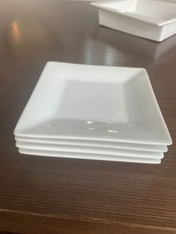 Crate and Barrel Appetizer Plates -Set of 4, 6"x6"