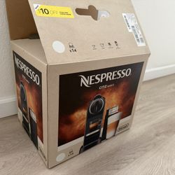 Nespresso CitiZ&Milk Coffee Maker - Breville - Like New w/ Frother