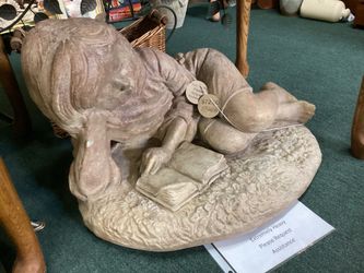 Book reader statuary —HEAVY