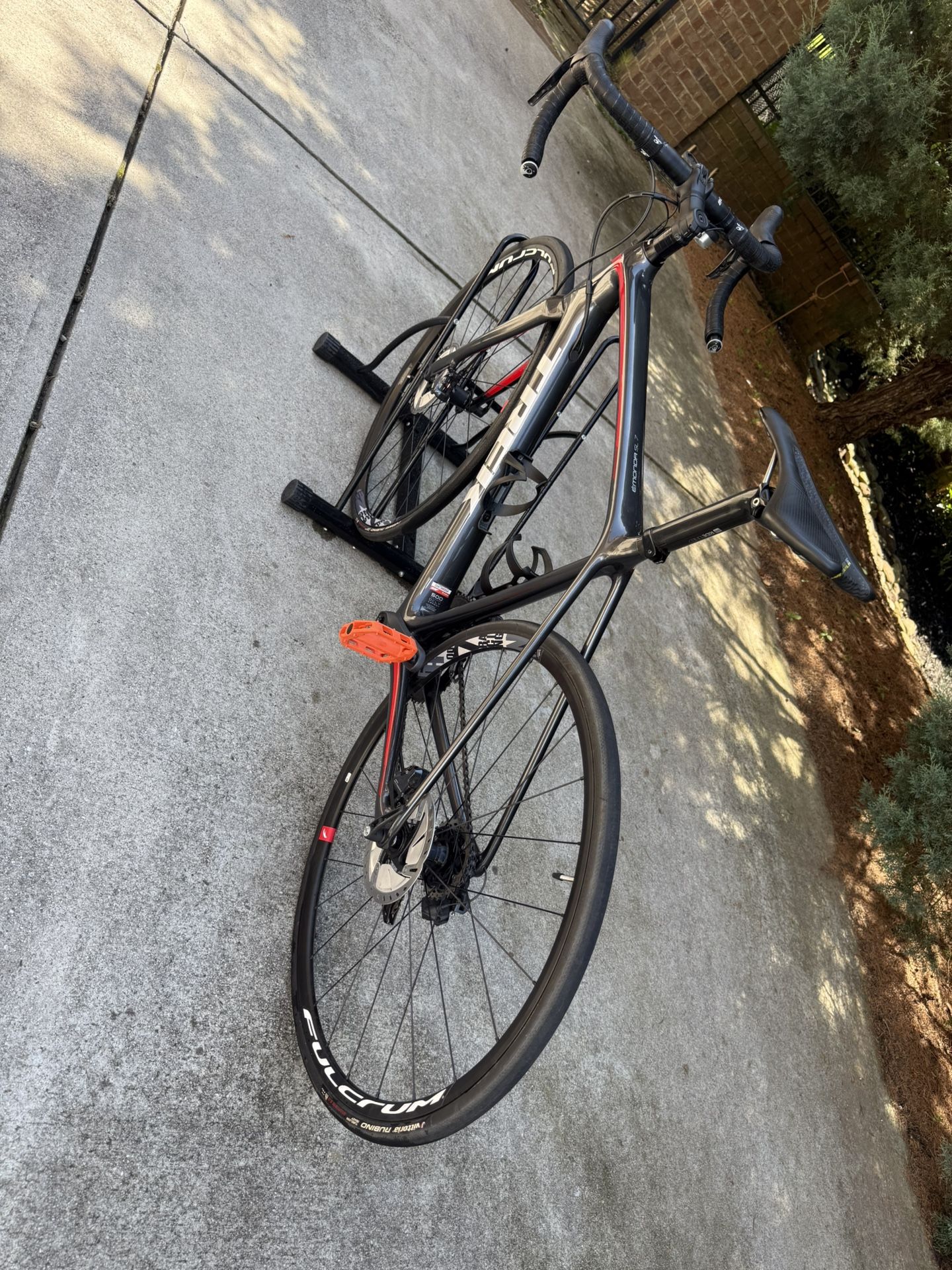 TREK Emonda SL 7. Road Bike