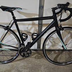 Cannondale CAAD10 105 Road Bike 2014