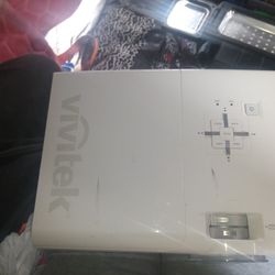 Vivitek DLP Projector Multi-media 3D, HDMI, VGA Etc