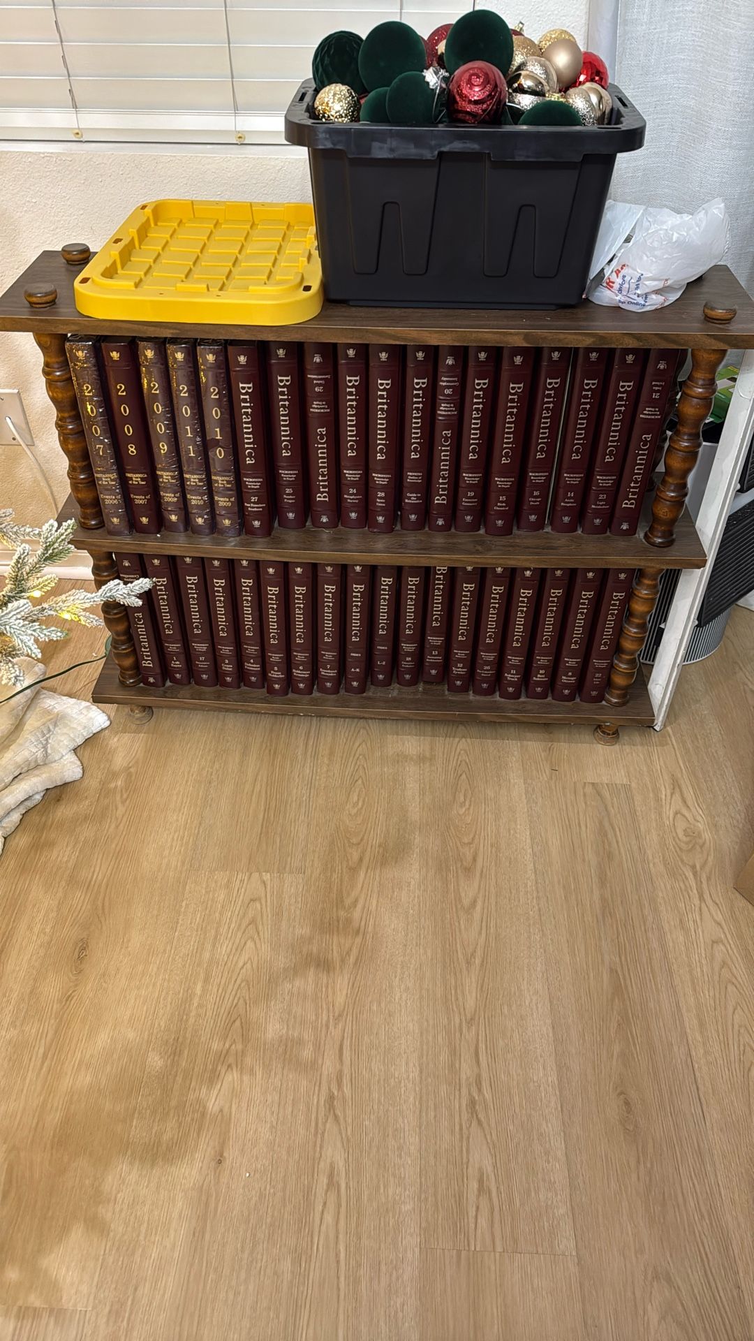 Encyclopaedia Britannica hardbound volumes 
