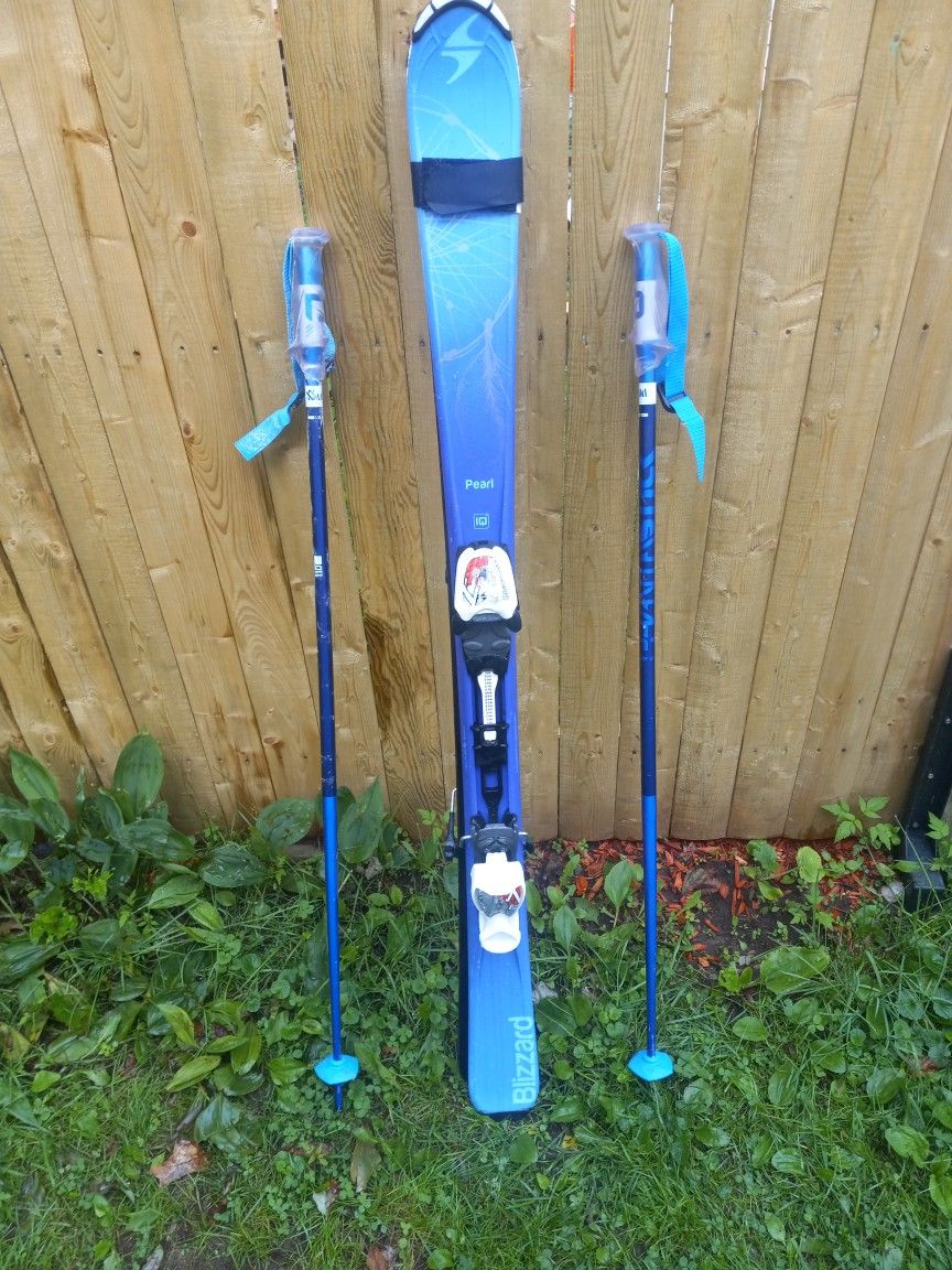 Pearl Blizzard Skis With Ski Poles