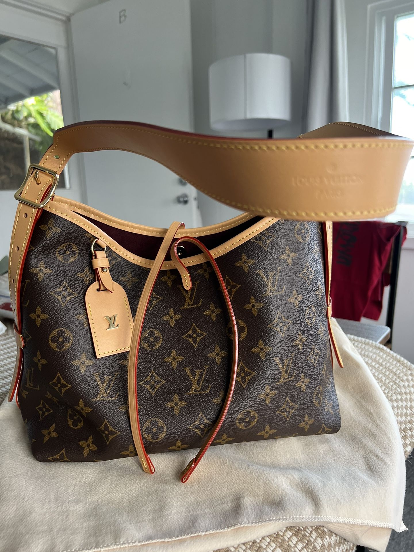 Louis Vuitton  Bag,  Never Been Used!!! Retail Value $2500 