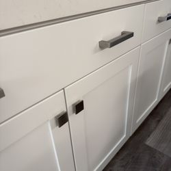 Stainless Steel Cabinet Hardware. Newish Condition (1.5 Years)
