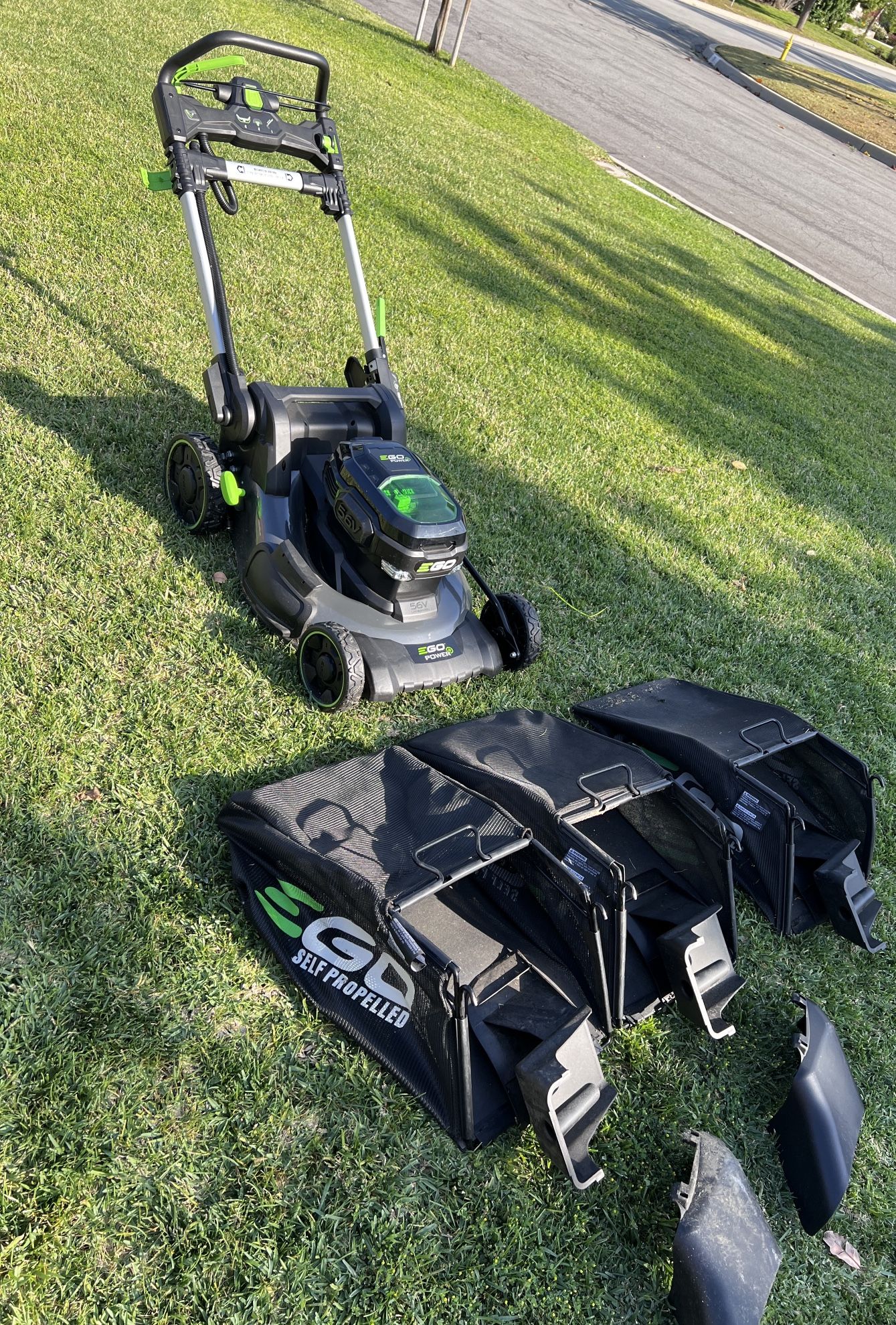 LikeNew EGO Power+ LM2020SP Mower + 3 EGO Grass Catchers 435 for Sale in Arcadia, CA OfferUp