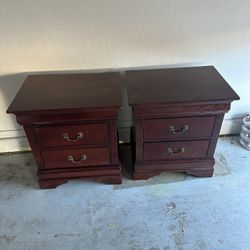 2 Nightstands 