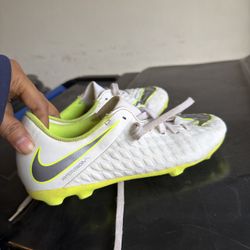 Nike Jr. Hypervenom Phelon III (FG) soccer cleats in White/Black/Volt" colorway (Style Code: AJ4148-107).