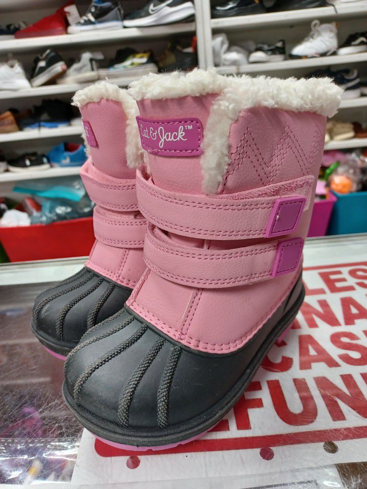New Snow Boots Size 9