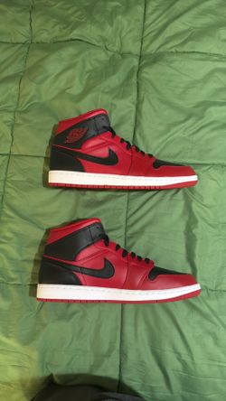 Jordan 1 mid reverse bred size 11 ds