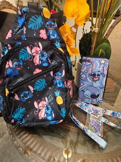 Lilo stitch sling bag 👀READ BELOW ⬇️ AVAILABLE ✅️