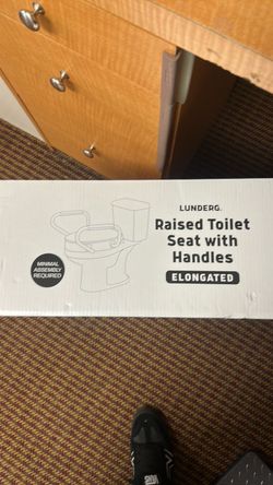 Lunderg raised toilet seat with handles