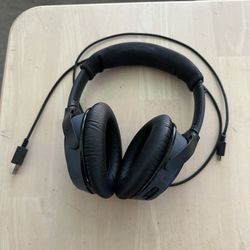 Bose SoundLink Around Ear Wireless Headphones Il
