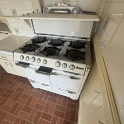 Okeefe and Merritt Stove