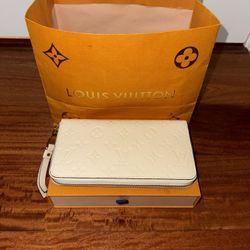 Louis Vuitton Zippy Wallet Monogram Leather Cream